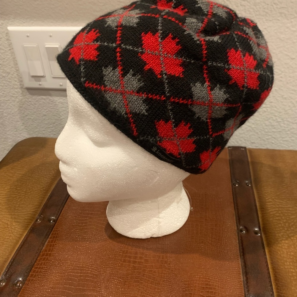 Maple leaf beanie. Super cool. - Picture 2 of 7